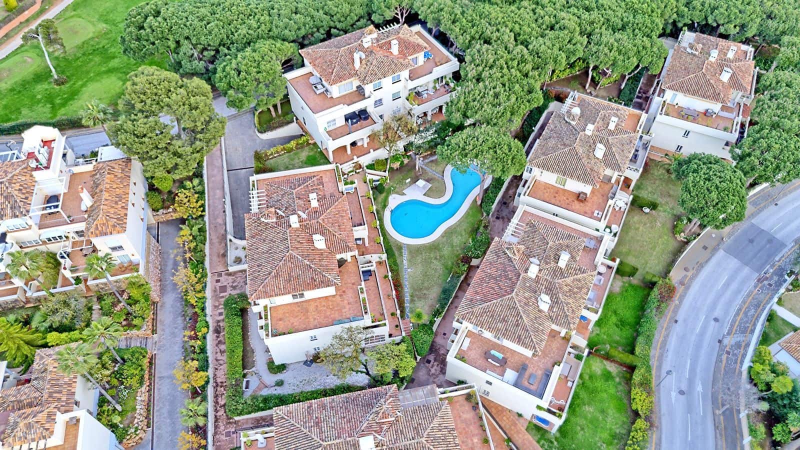 3 slaapkamer Appartement te koop in Cabopino - € 635.000 (Ref: 10051427)