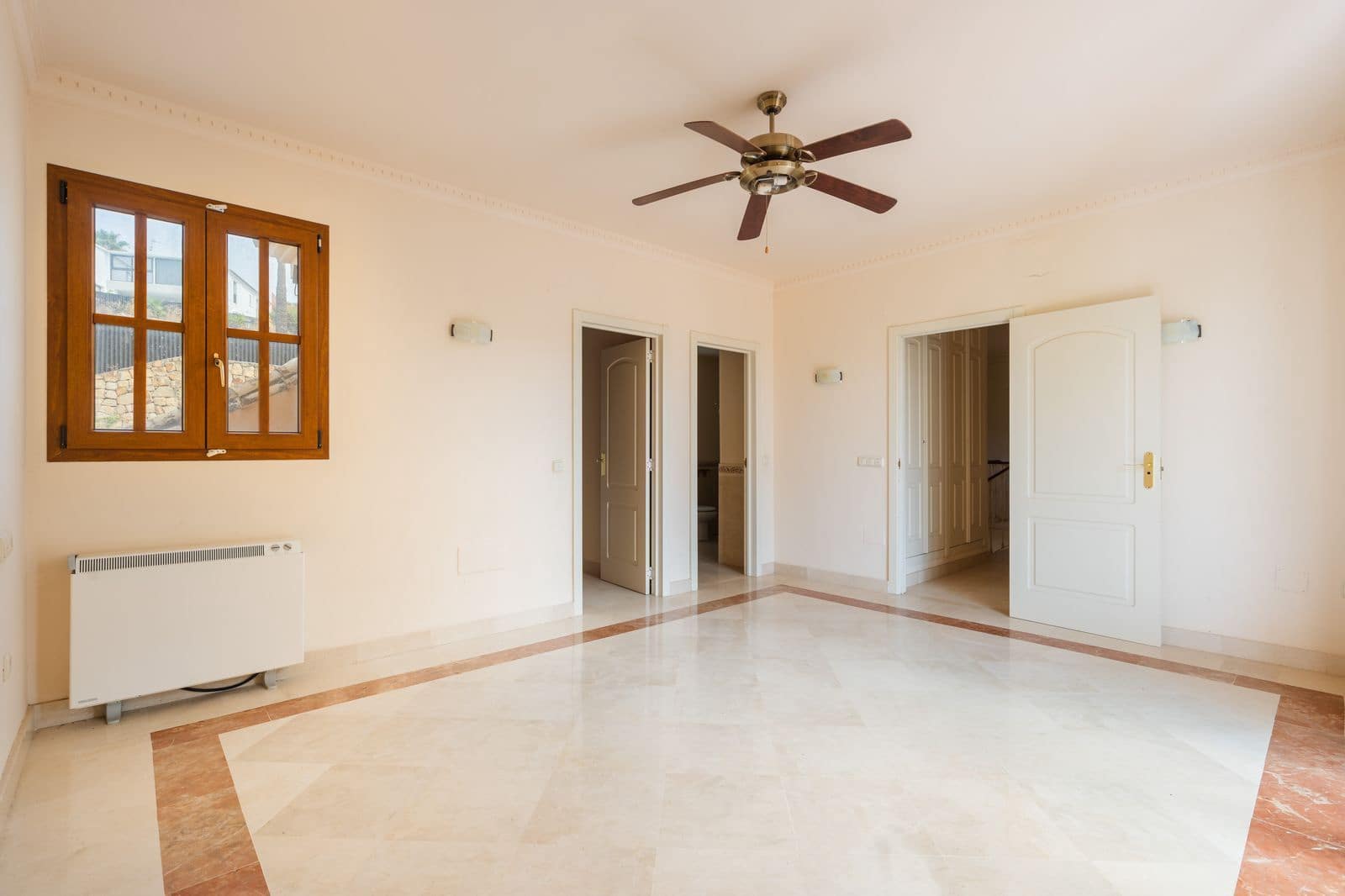 4 camera da letto Villa in vendita in Estepona - 1.250.000 € (Rif: 10051432)
