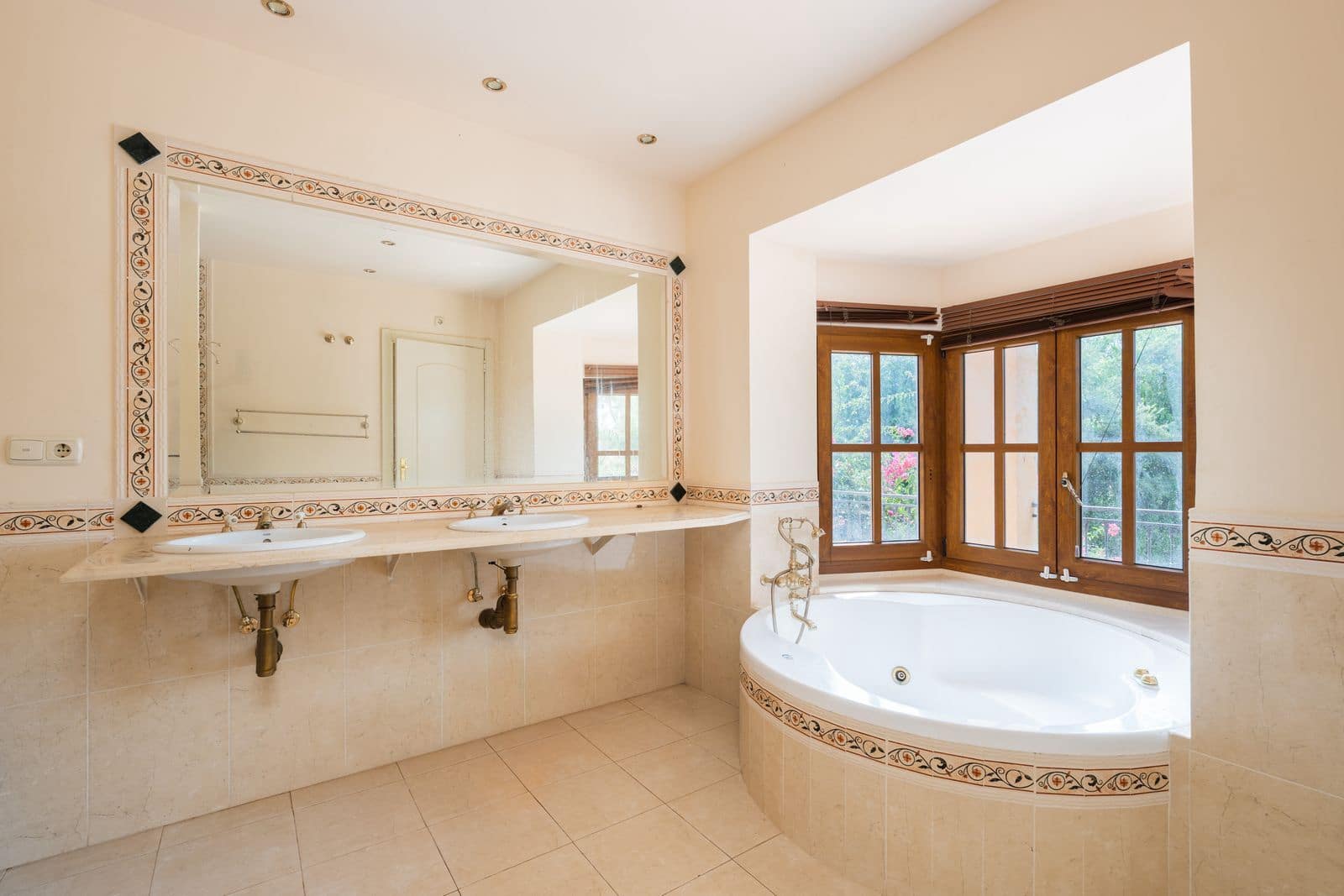 4 camera da letto Villa in vendita in Estepona - 1.250.000 € (Rif: 10051432)