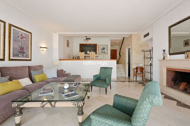 3 quarto Casa em Banda para venda em Nueva Andalucia, Marbella - 1 250 000 € (Ref: 10051434)