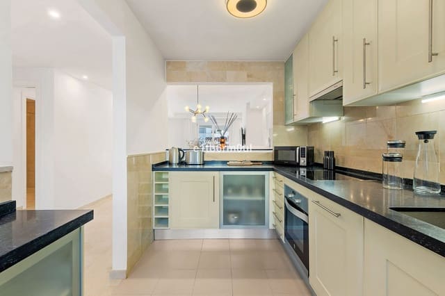 2 slaapkamer Appartement te koop in Nueva Andalucia, Marbella - € 595.000 (Ref: 10051435)