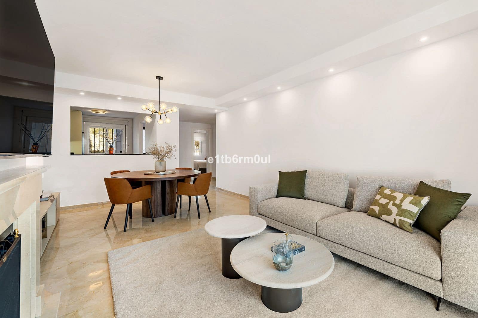 2 slaapkamer Appartement te koop in Nueva Andalucia - € 595.000 (Ref: 10051435)