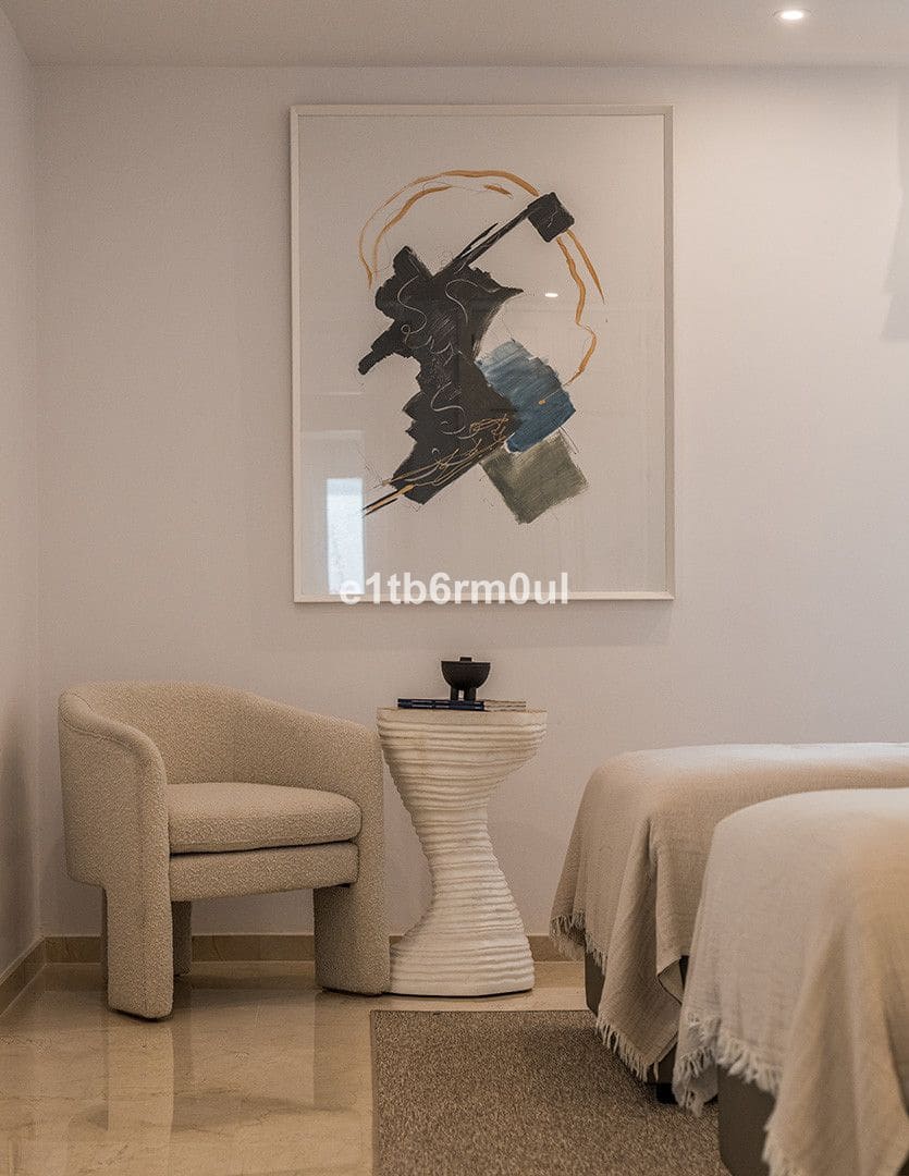 2 slaapkamer Appartement te koop in Nueva Andalucia - € 595.000 (Ref: 10051435)