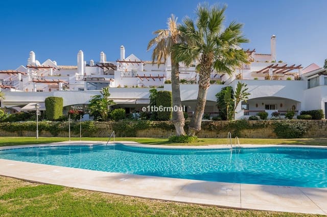 2 slaapkamer Appartement te koop in Nueva Andalucia, Marbella - € 595.000 (Ref: 10051435)