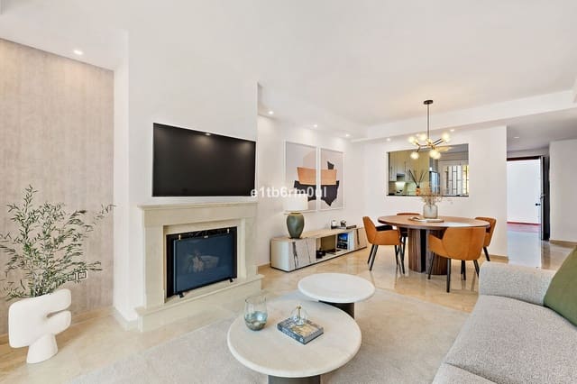 2 slaapkamer Appartement te koop in Nueva Andalucia, Marbella - € 595.000 (Ref: 10051435)