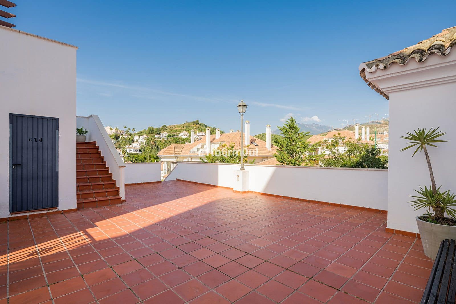 2 slaapkamer Appartement te koop in Nueva Andalucia - € 595.000 (Ref: 10051435)