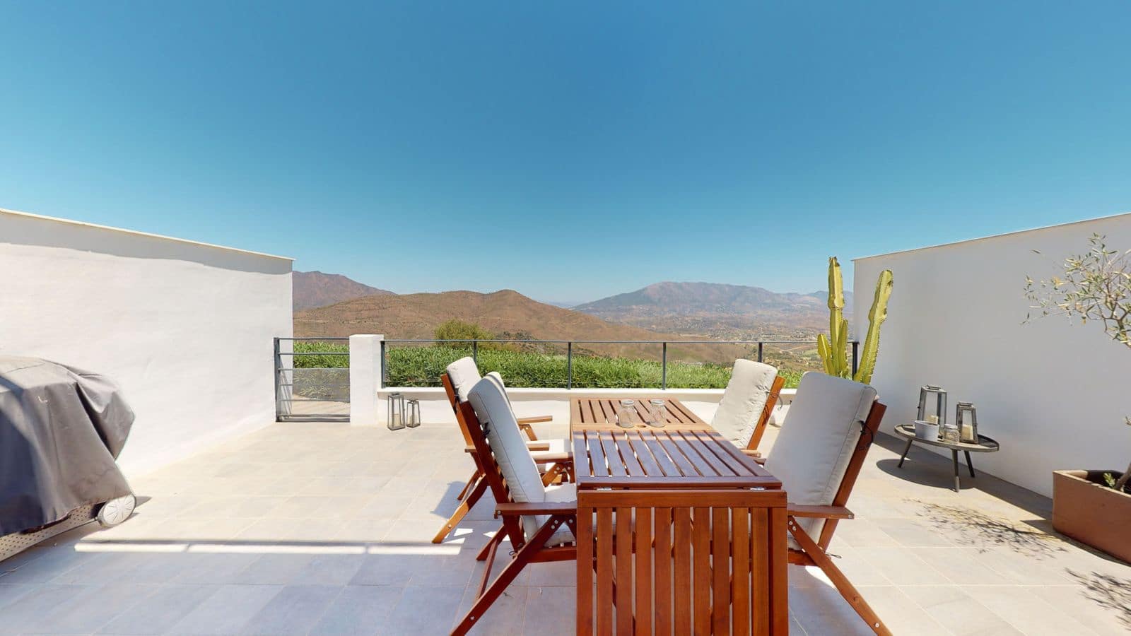 4 bedroom Townhouse for sale in La Mairena - € 615,000 (Ref: 10051436)
