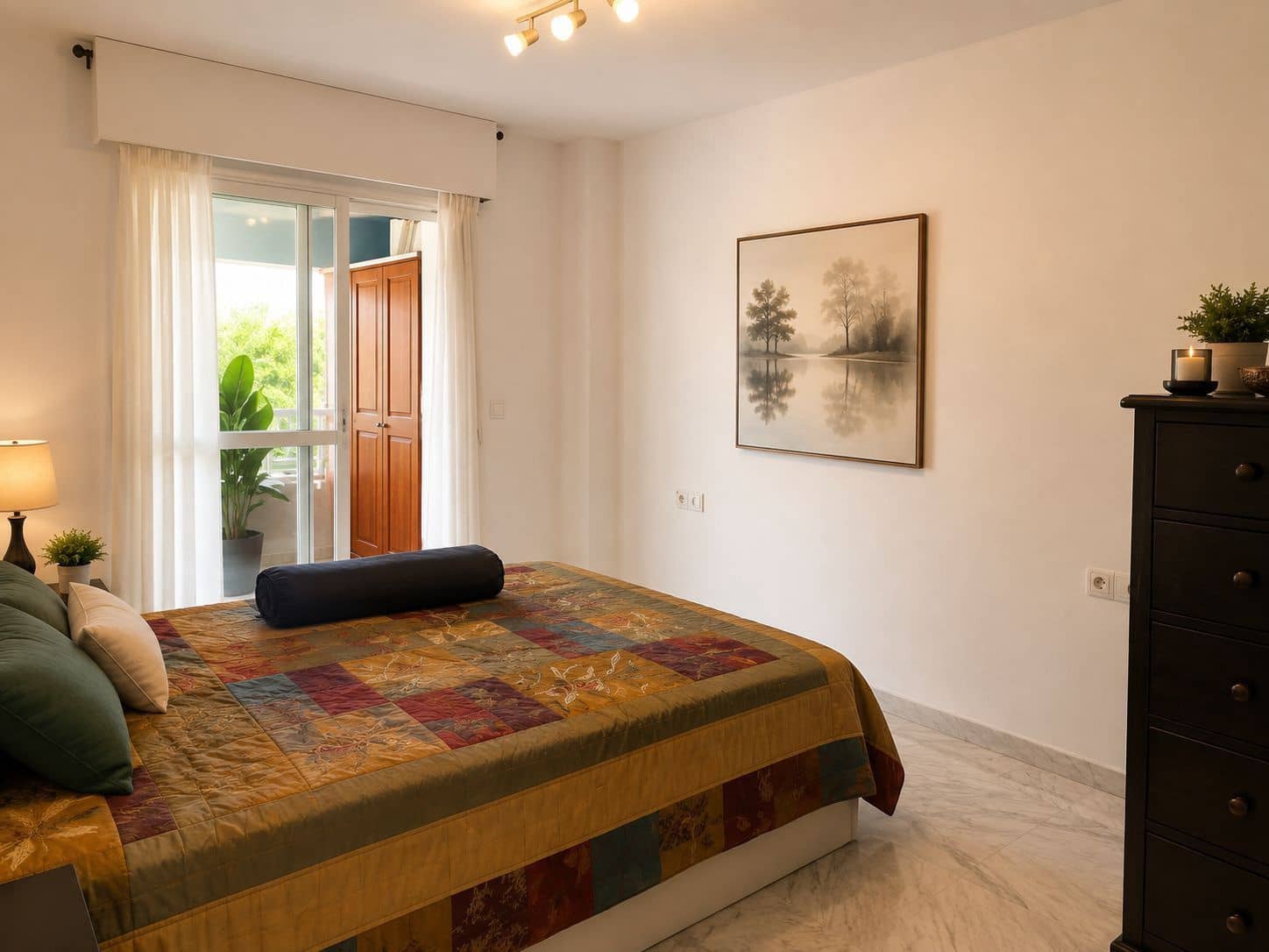2 bedroom Apartment for sale in Nueva Andalucia - € 459,000 (Ref: 10051440)