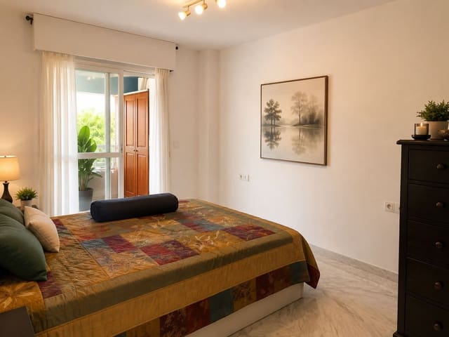 2 bedroom Apartment for sale in Nueva Andalucia, Marbella - € 459,000 (Ref: 10051440)