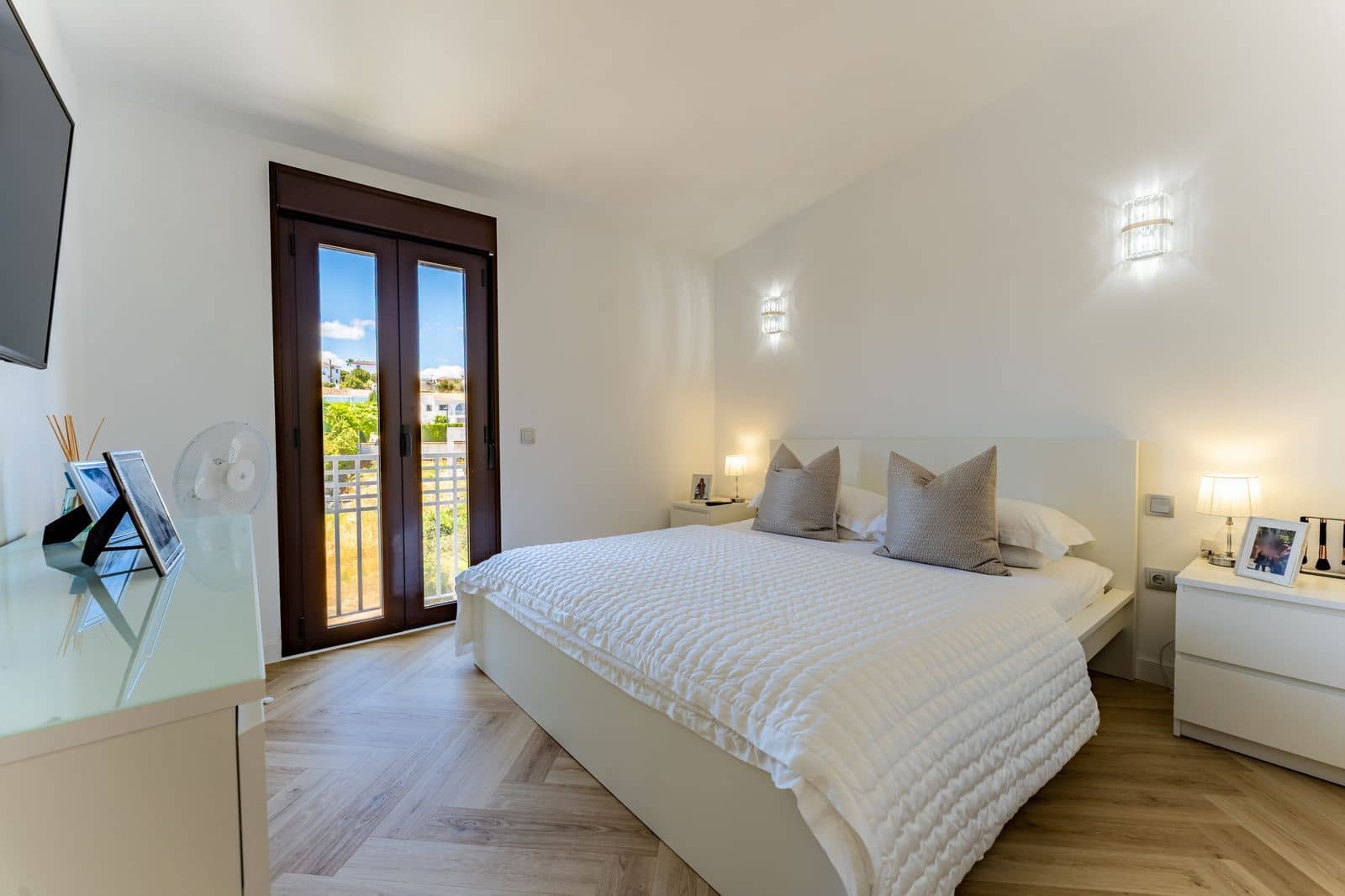 6 makuuhuone Paritalo myytävänä paikassa Estepona - 1 200 000 € (Ref: 10051442)