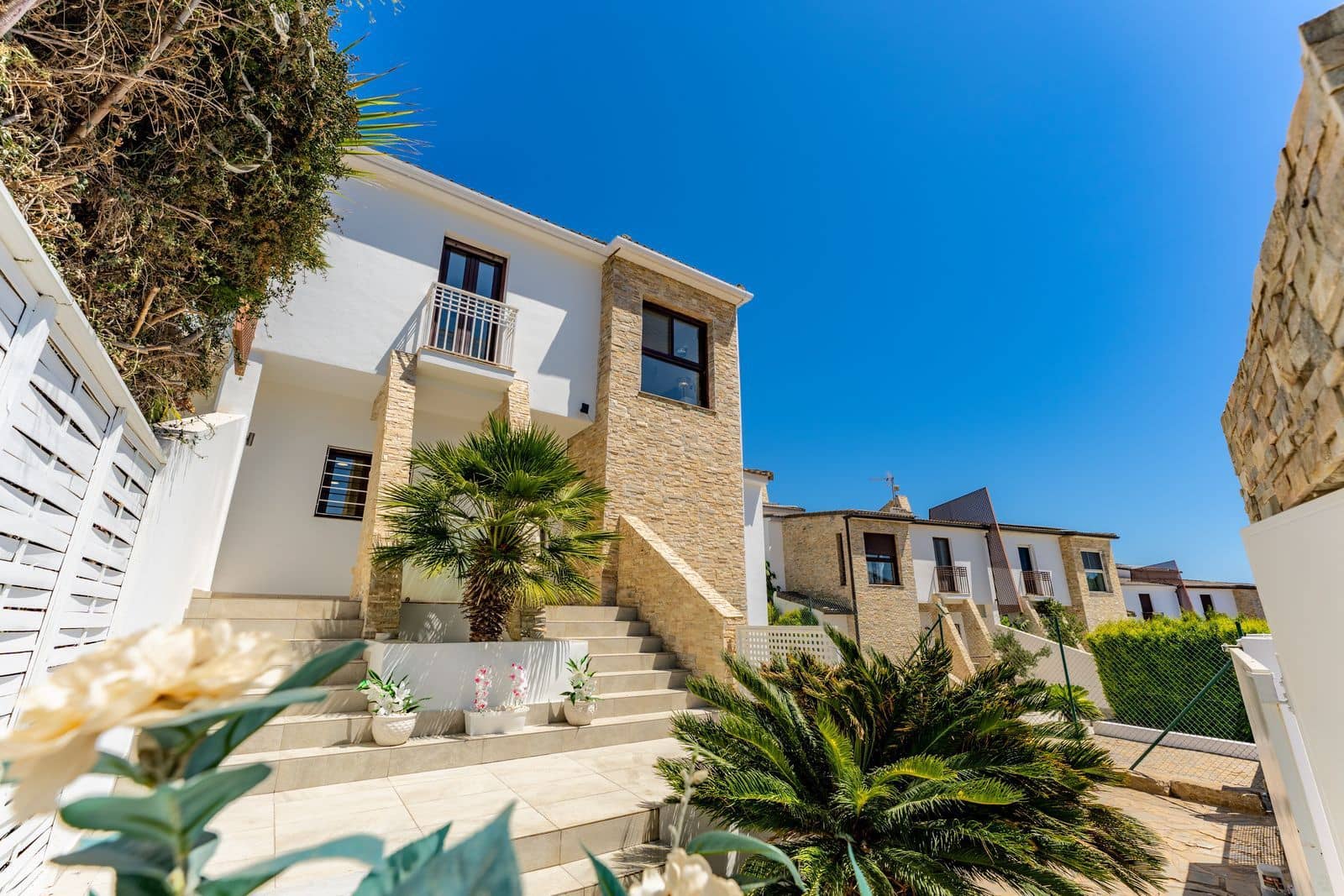 6 makuuhuone Paritalo myytävänä paikassa Estepona - 1 200 000 € (Ref: 10051442)