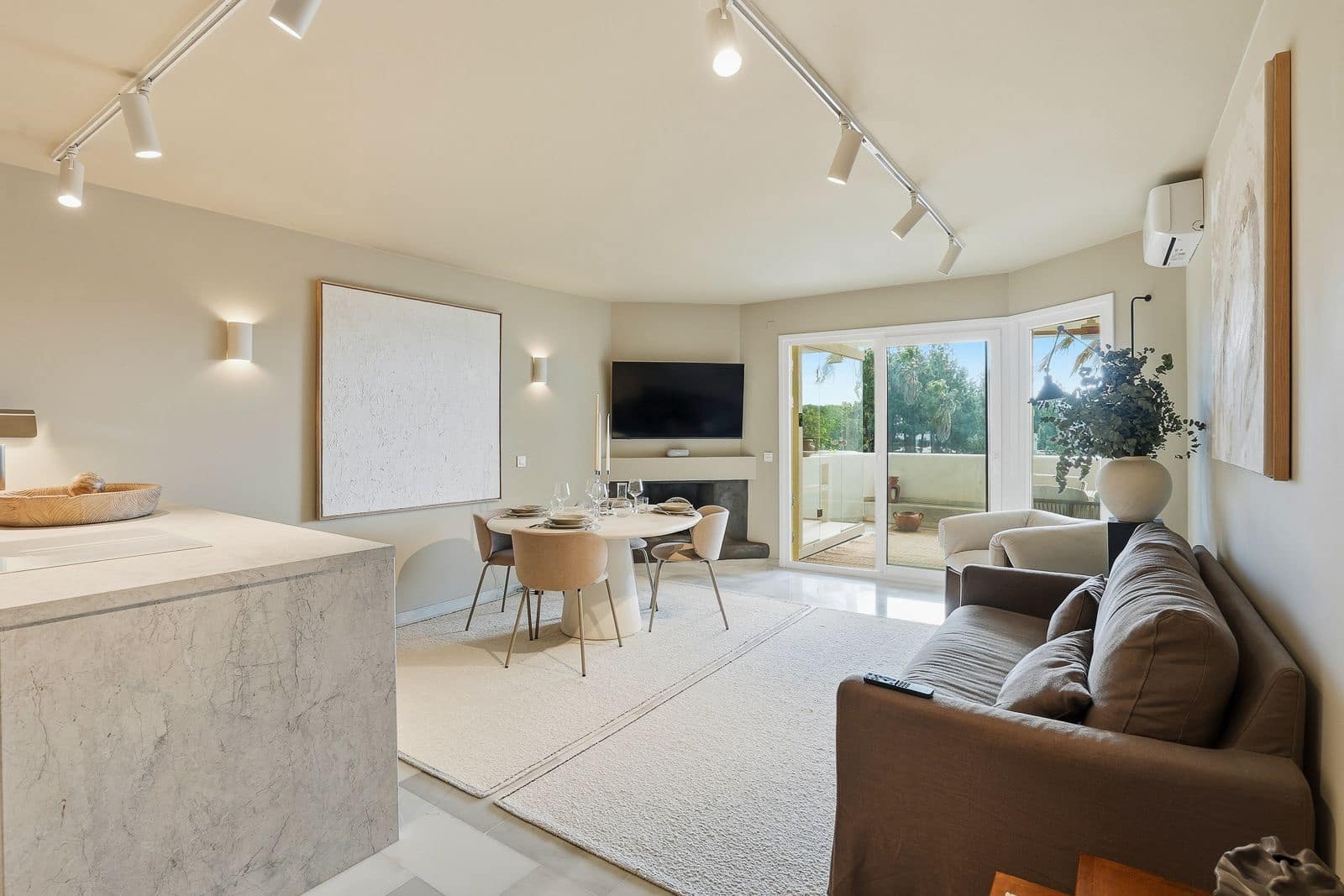 3 bedroom Apartment for sale in Calahonda - € 549,000 (Ref: 10051449)