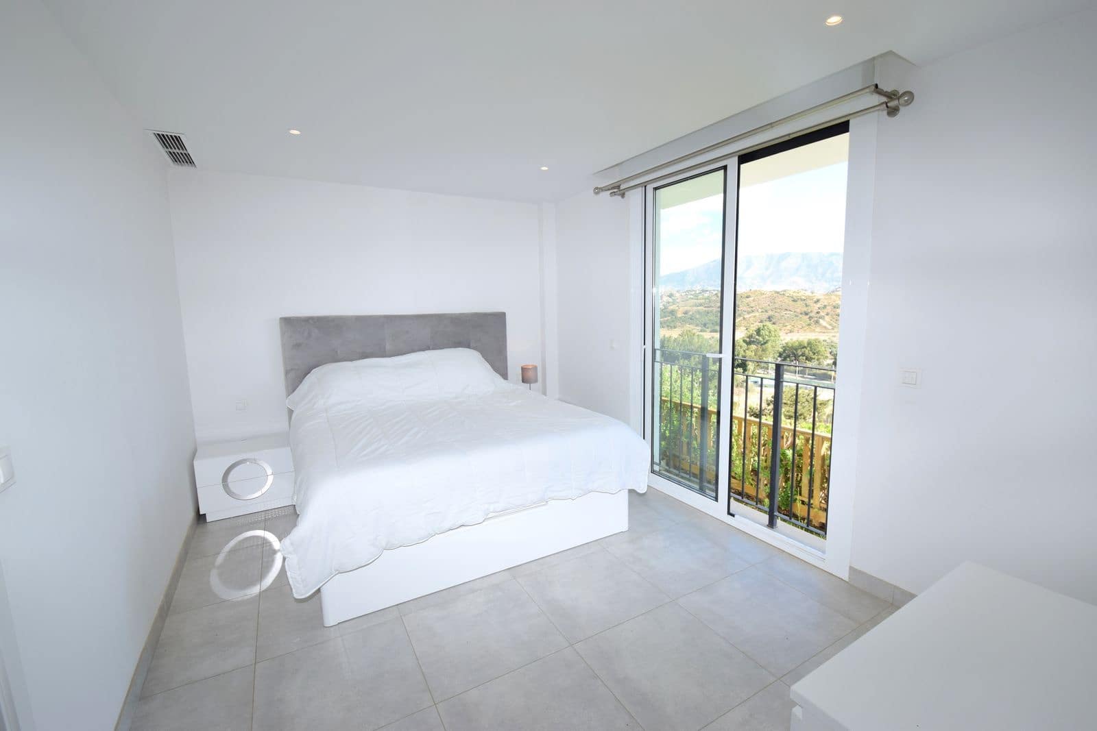 3 makuuhuone Huoneisto myytävänä paikassa La Cala de Mijas - 675 000 € (Ref: 10051452)