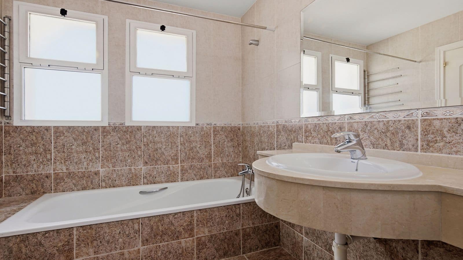 3 Zimmer Haus zu verkaufen in La Duquesa / Puerto de la Duquesa - 450.000 € (Ref: 10051457)