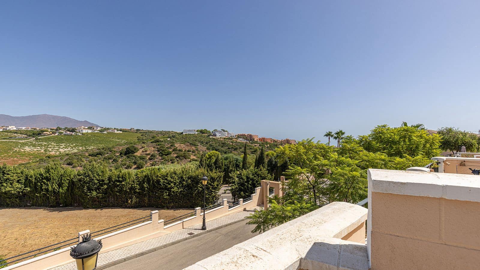 3 Zimmer Haus zu verkaufen in La Duquesa / Puerto de la Duquesa - 450.000 € (Ref: 10051457)