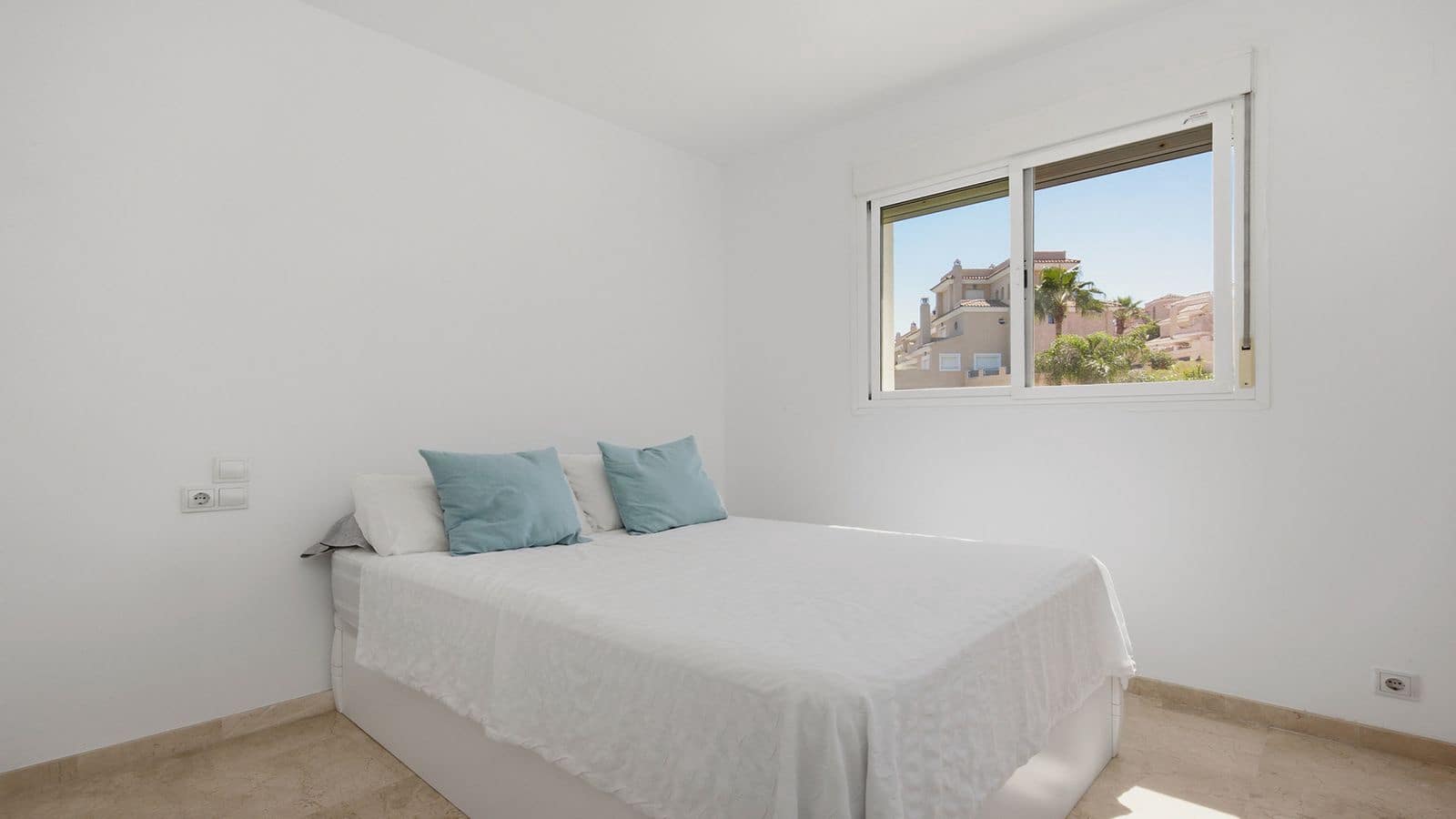 3 Zimmer Haus zu verkaufen in La Duquesa / Puerto de la Duquesa - 450.000 € (Ref: 10051457)