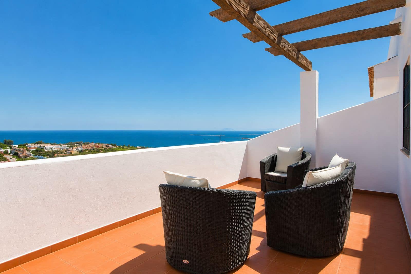 4 bedroom Townhouse for sale in Manilva - € 670,000 (Ref: 10051462)