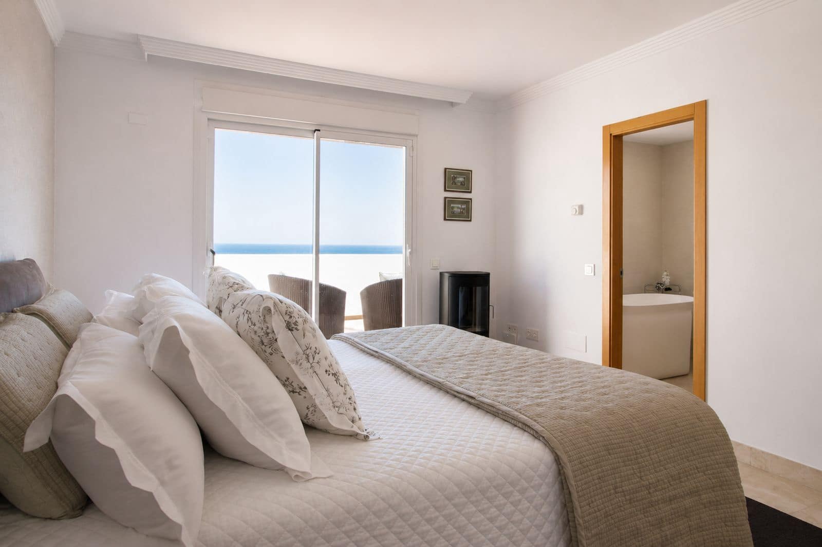 4 bedroom Townhouse for sale in Manilva - € 670,000 (Ref: 10051462)