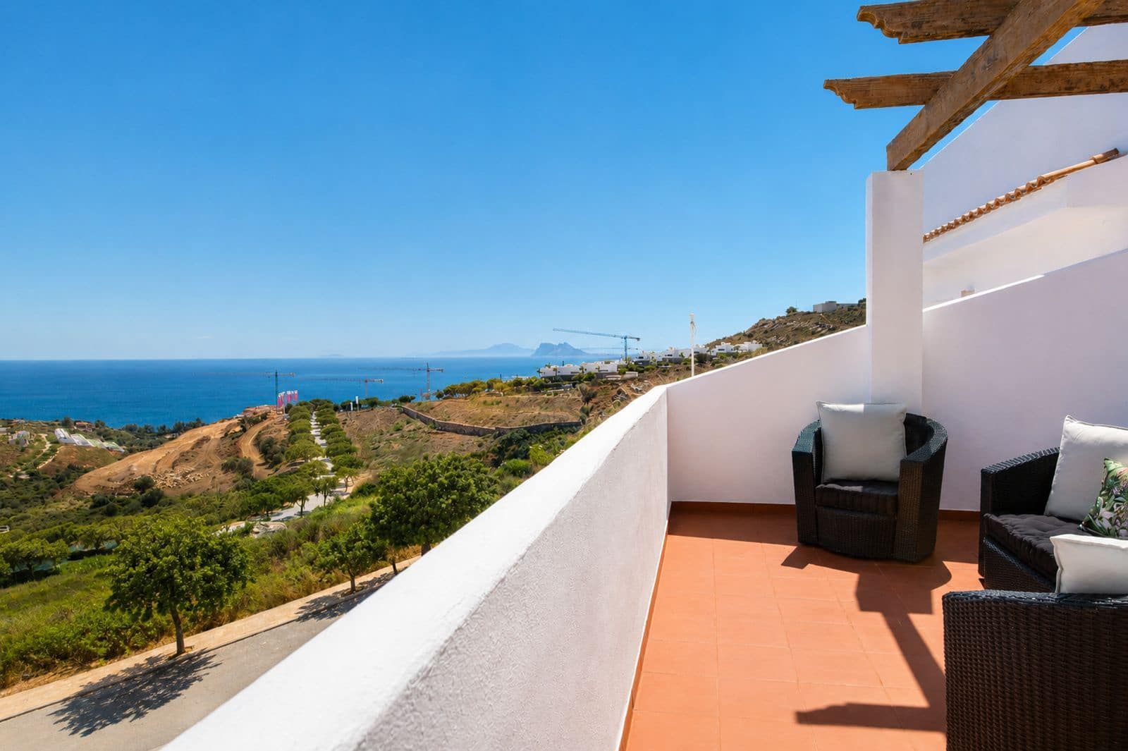 4 bedroom Townhouse for sale in Manilva - € 670,000 (Ref: 10051462)