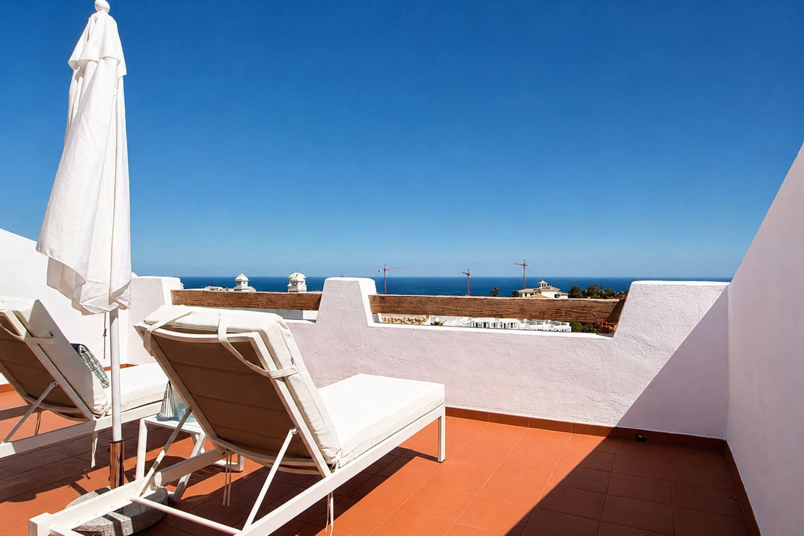 4 bedroom Townhouse for sale in Manilva - € 670,000 (Ref: 10051462)