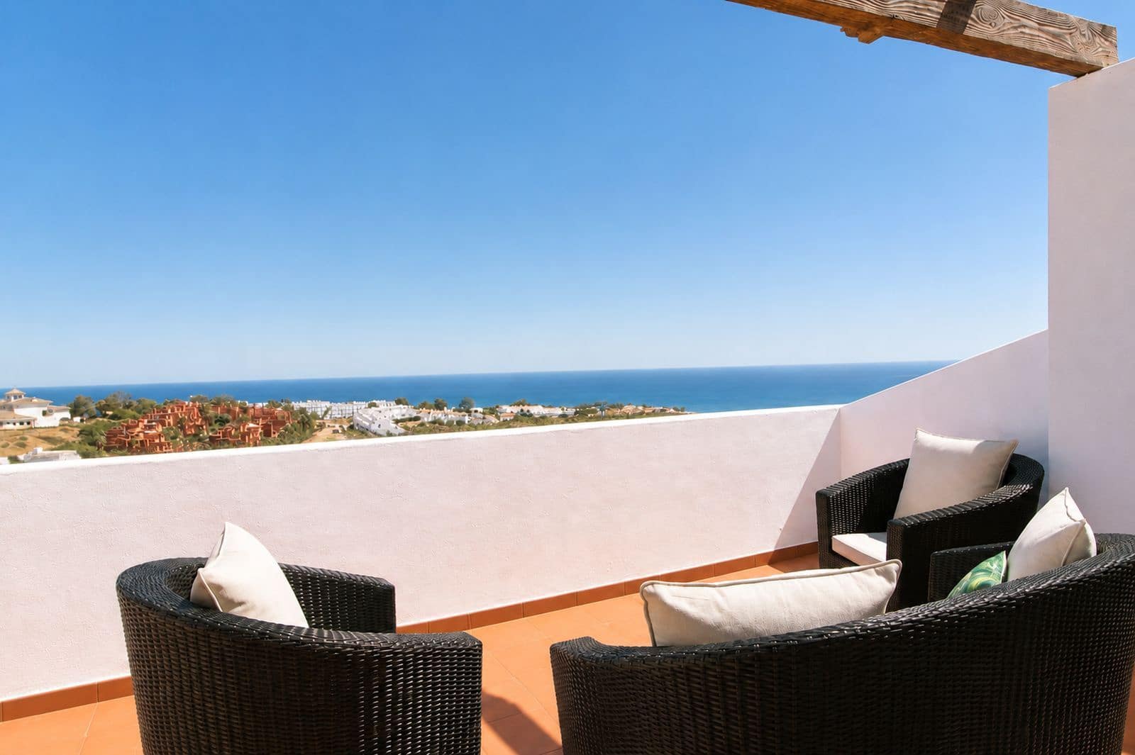 4 bedroom Townhouse for sale in Manilva - € 670,000 (Ref: 10051462)