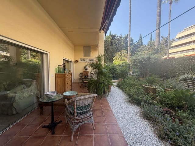 3 bedroom Apartment for sale in Marbella - € 995,000 (Ref: 10051470)