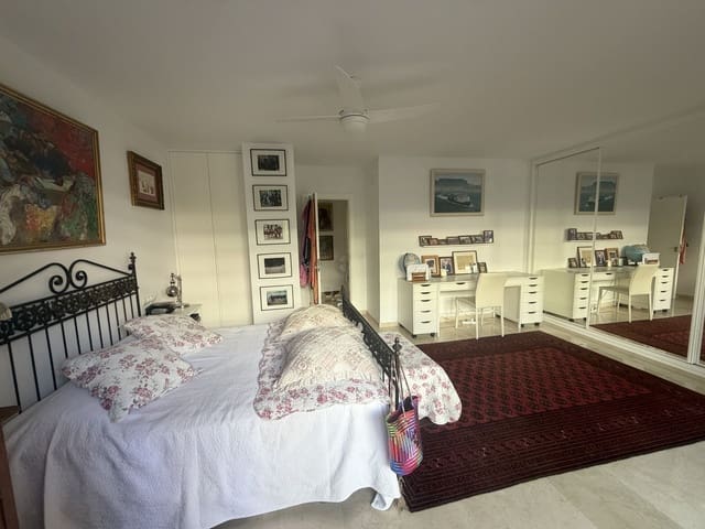 3 bedroom Apartment for sale in Marbella - € 995,000 (Ref: 10051470)
