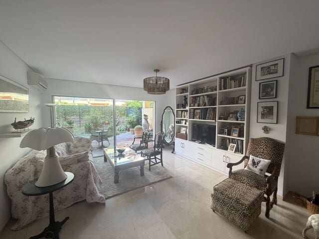 3 bedroom Apartment for sale in Marbella - € 995,000 (Ref: 10051470)