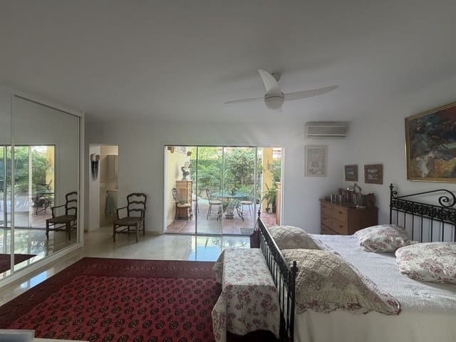 3 bedroom Apartment for sale in Marbella - € 995,000 (Ref: 10051470)