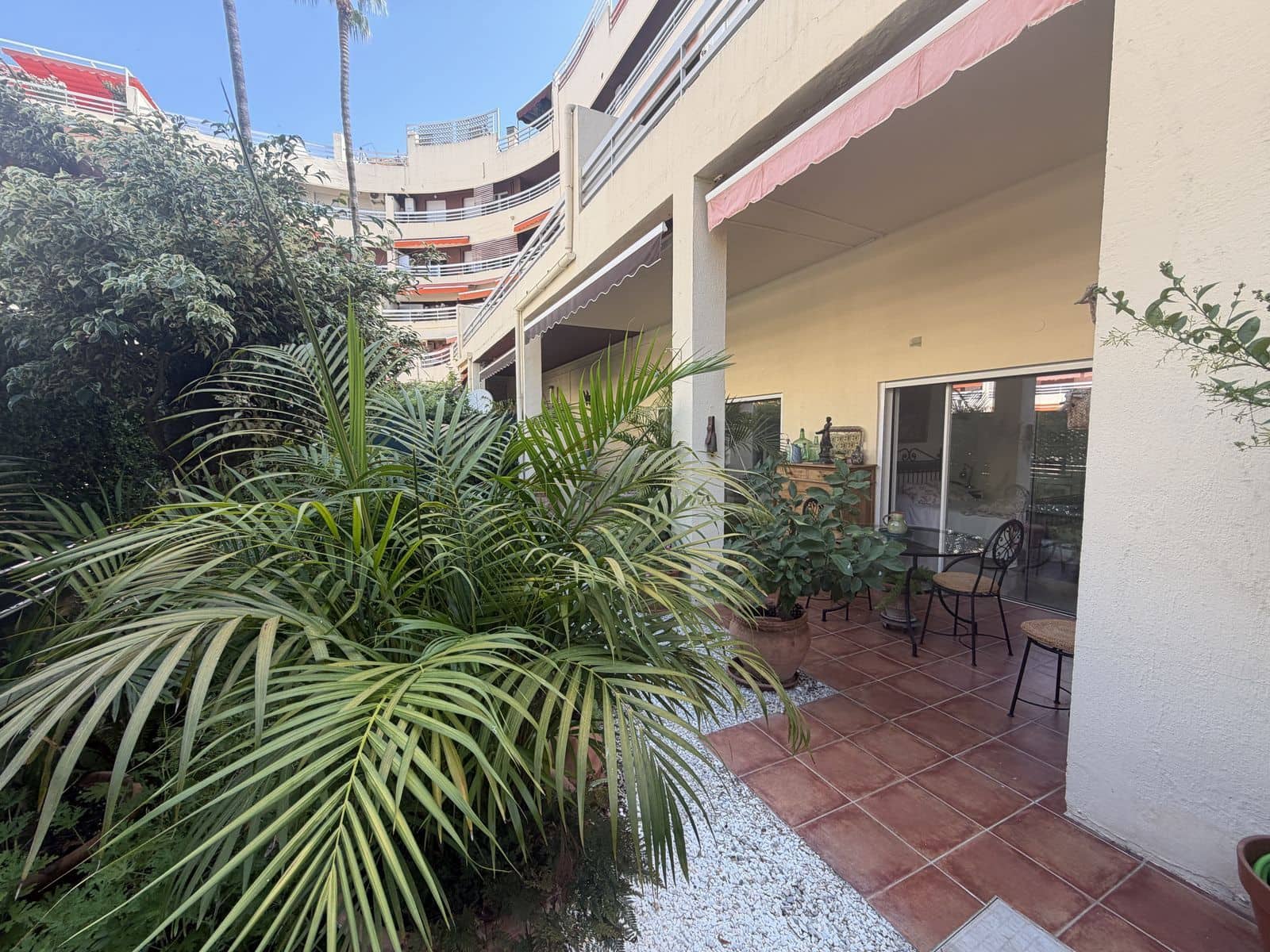 3 bedroom Apartment for sale in Marbella - € 995,000 (Ref: 10051470)