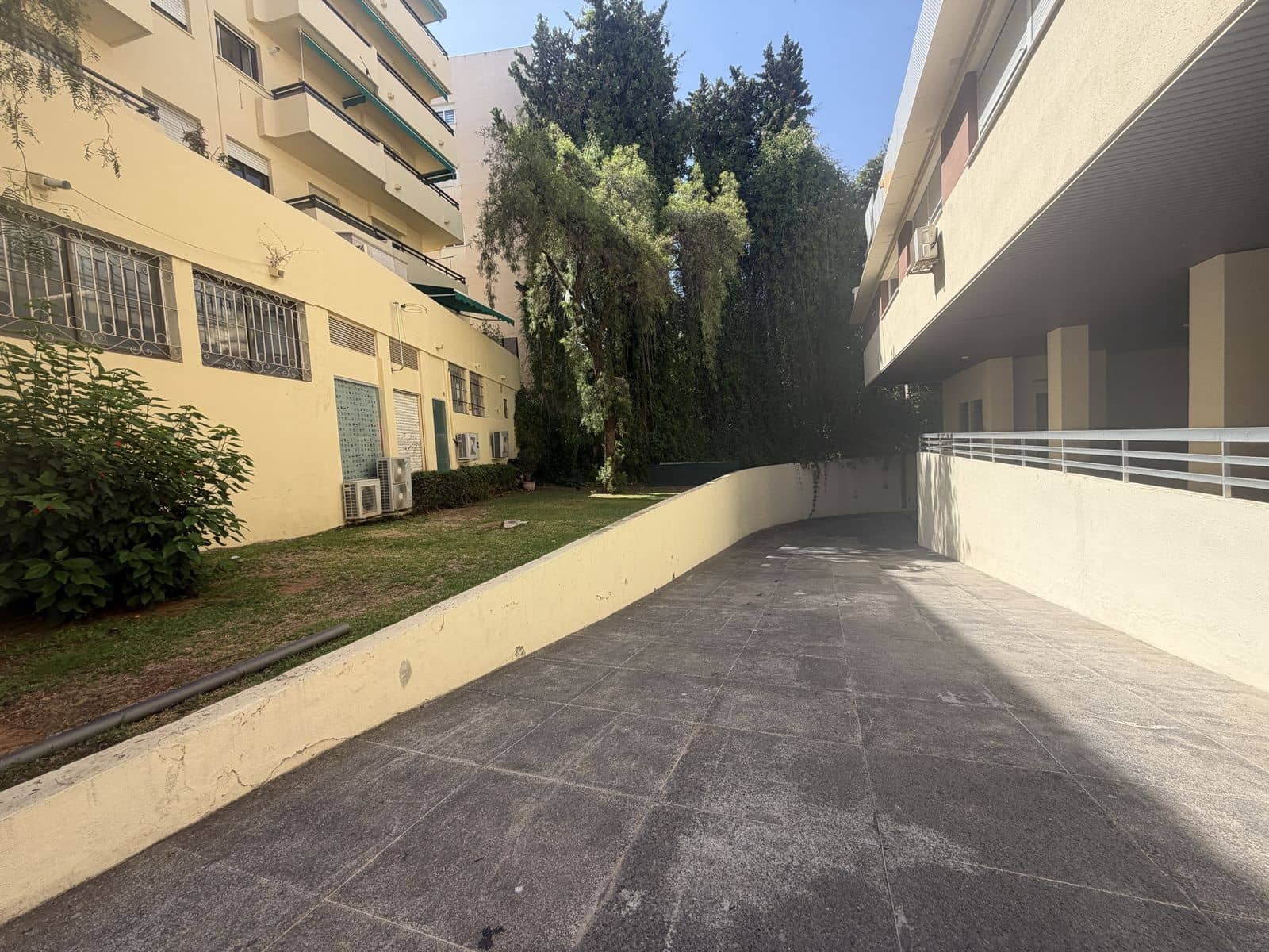 3 bedroom Apartment for sale in Marbella - € 995,000 (Ref: 10051470)