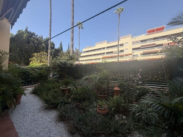 3 bedroom Apartment for sale in Marbella - € 995,000 (Ref: 10051470)
