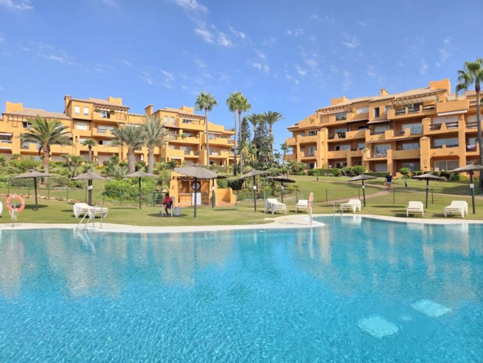 3 sovrum Lägenhet till salu i La Duquesa / Puerto de la Duquesa - 750 000 € (Ref: 10051472)