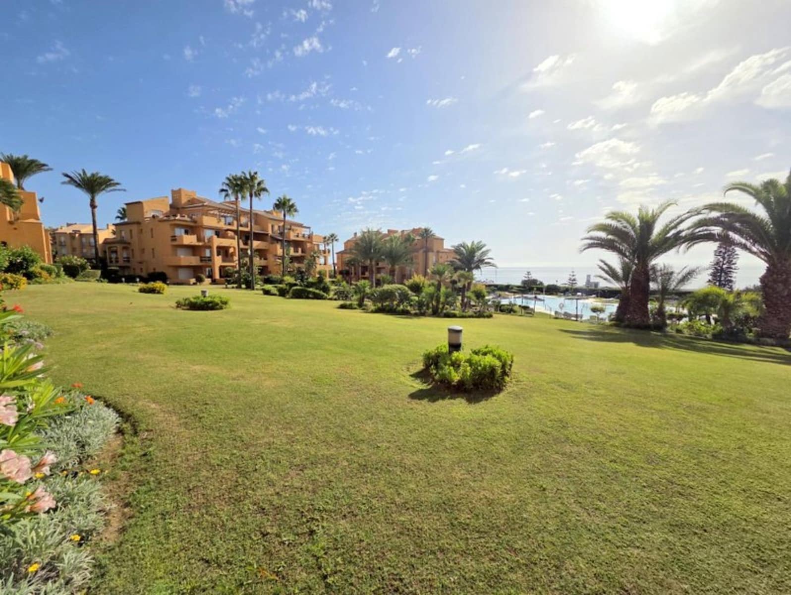 3 sovrum Lägenhet till salu i La Duquesa / Puerto de la Duquesa - 750 000 € (Ref: 10051472)