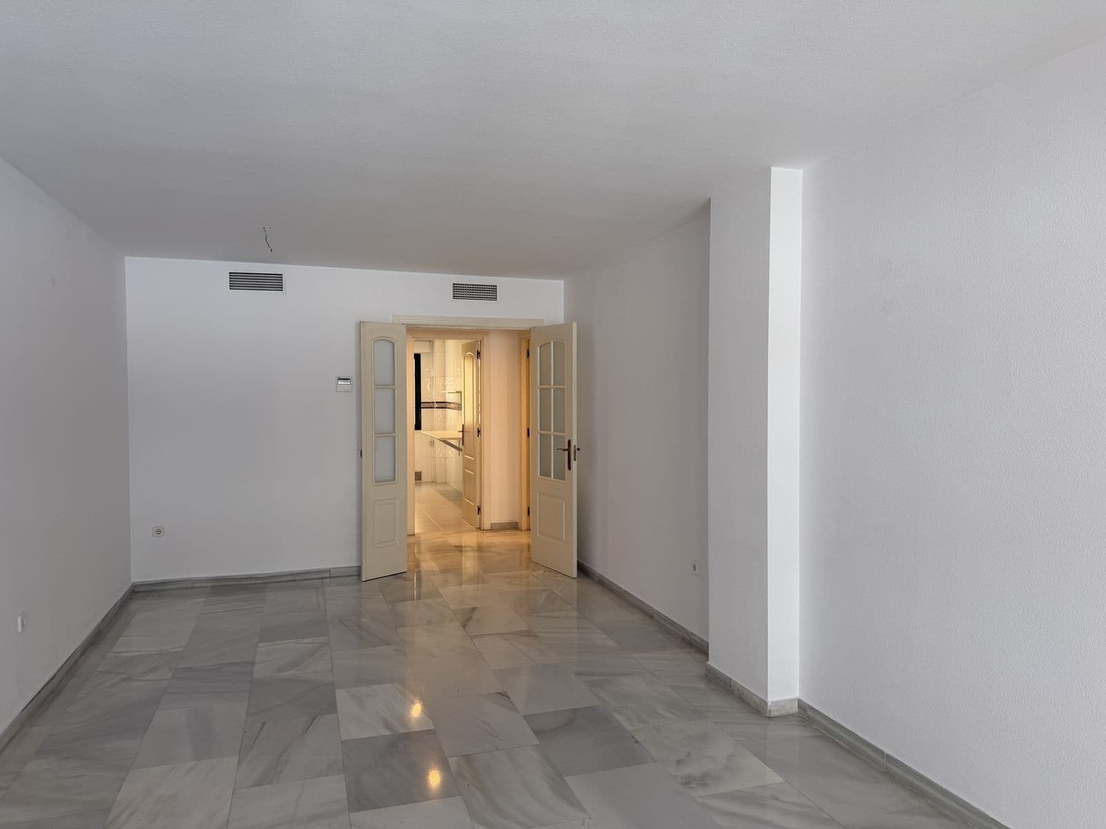 2 makuuhuone Huoneisto myytävänä paikassa Marbella - 500 000 € (Ref: 10051473)