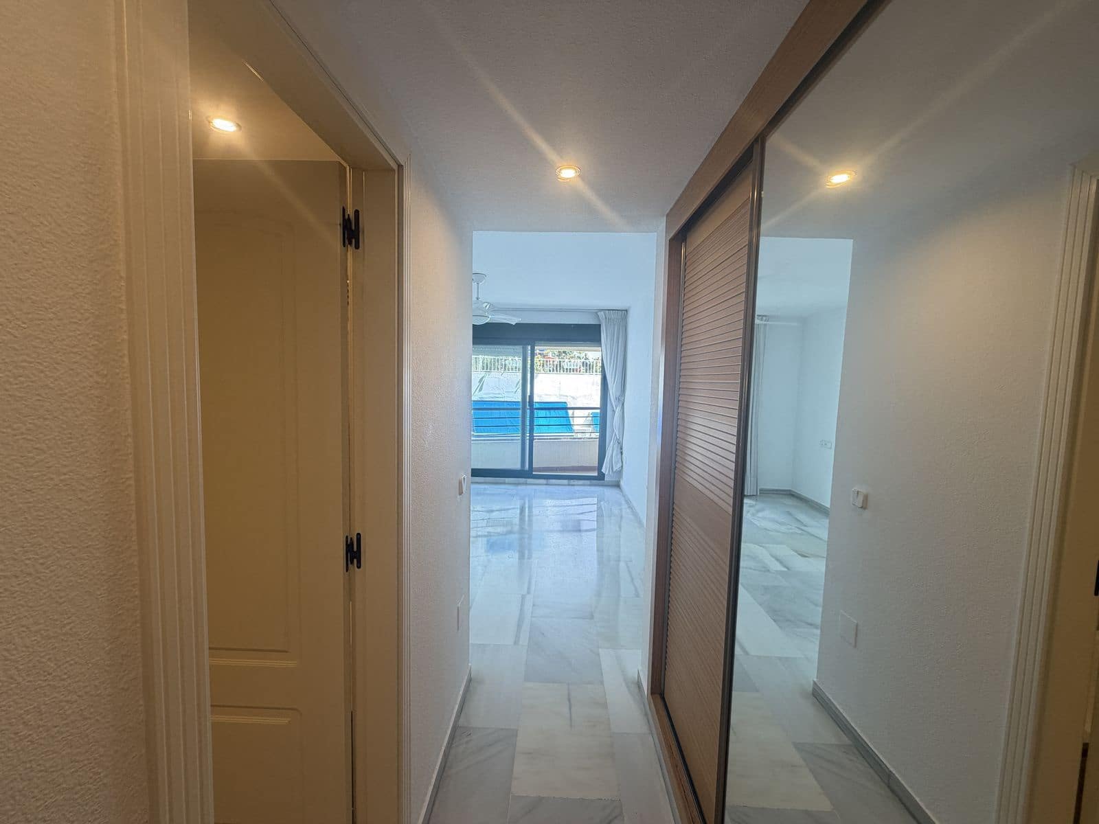 2 makuuhuone Huoneisto myytävänä paikassa Marbella - 500 000 € (Ref: 10051473)
