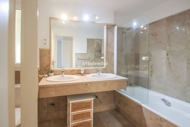 3 Zimmer Apartment zu verkaufen in Nueva Andalucia, Marbella - 900.000 € (Ref: 10051474)