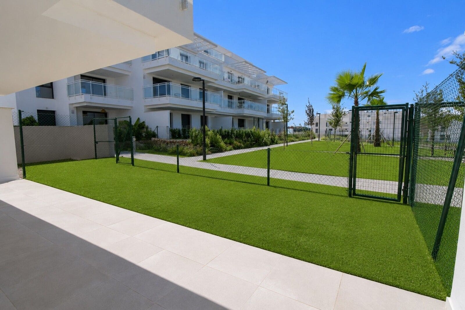 2 bedroom Apartment for sale in La Cala de Mijas - € 430,000 (Ref: 10051479)