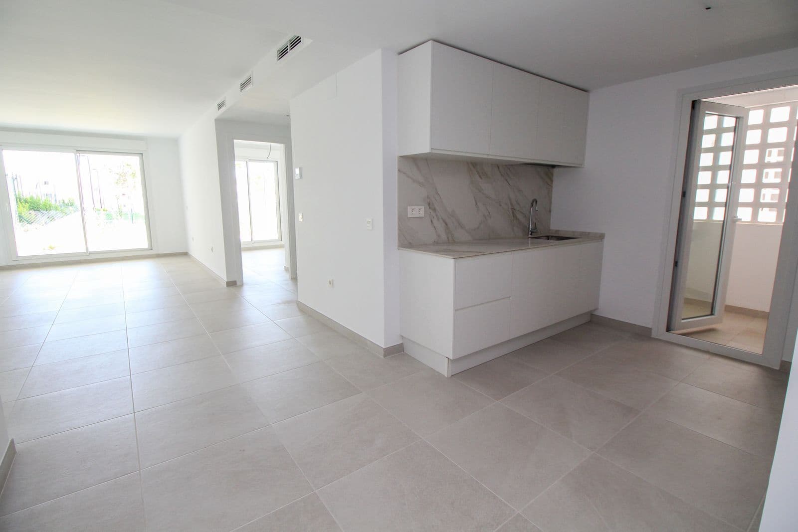 2 bedroom Apartment for sale in La Cala de Mijas - € 430,000 (Ref: 10051479)