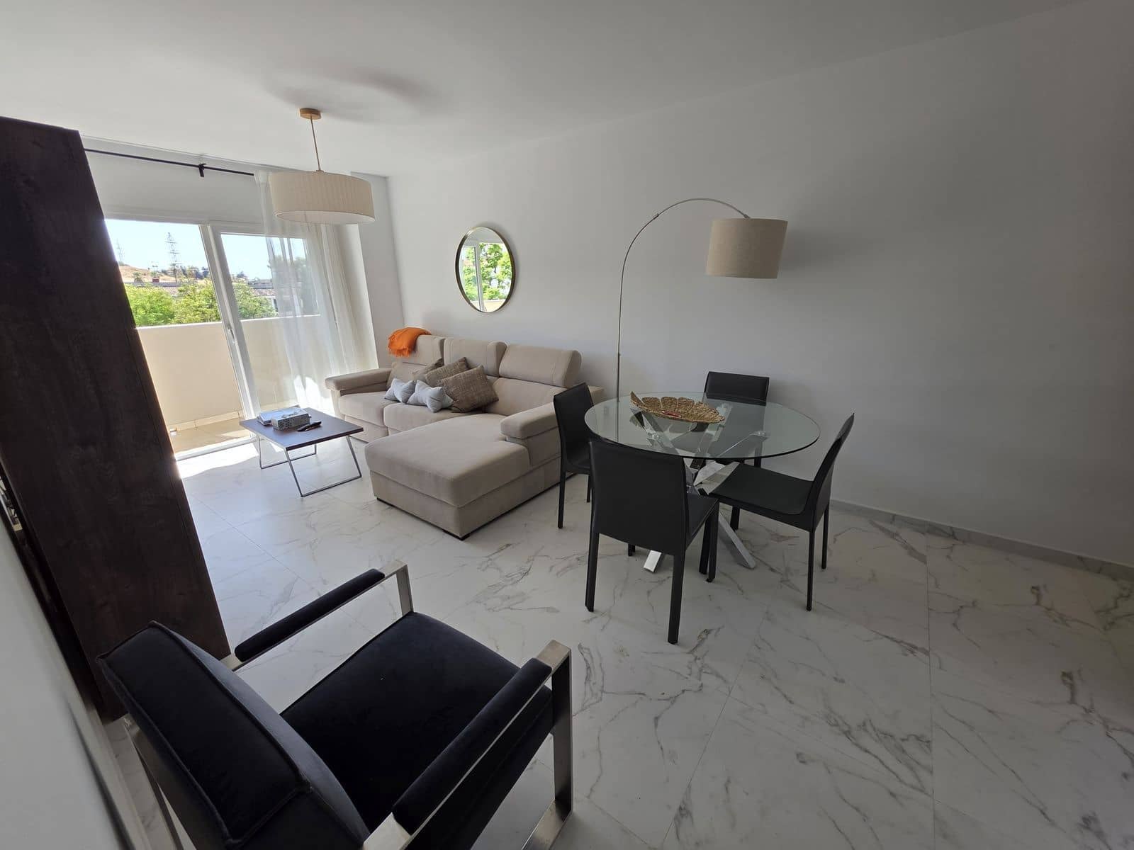3 bedroom Apartment for sale in Nueva Andalucia - € 385,000 (Ref: 10051483)