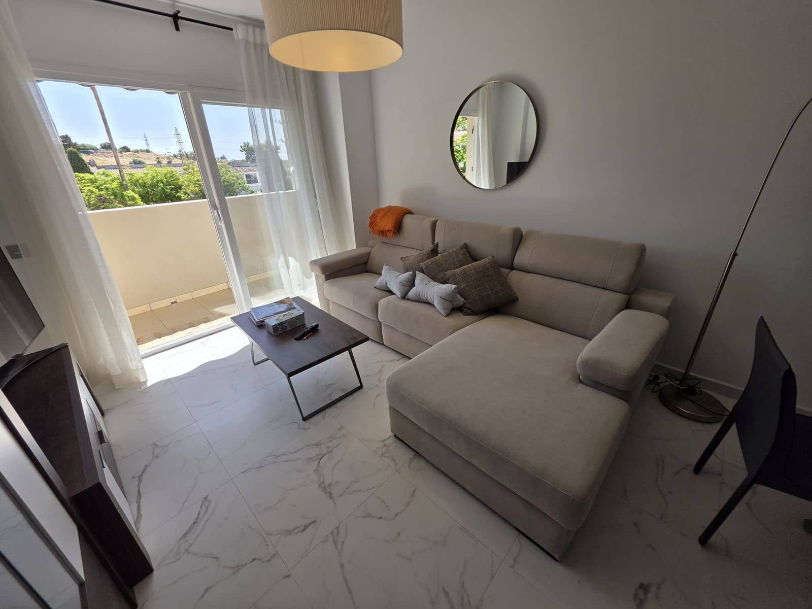 3 bedroom Apartment for sale in Nueva Andalucia - € 385,000 (Ref: 10051483)