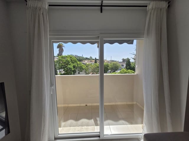 3 bedroom Apartment for sale in Nueva Andalucia, Marbella - € 385,000 (Ref: 10051483)