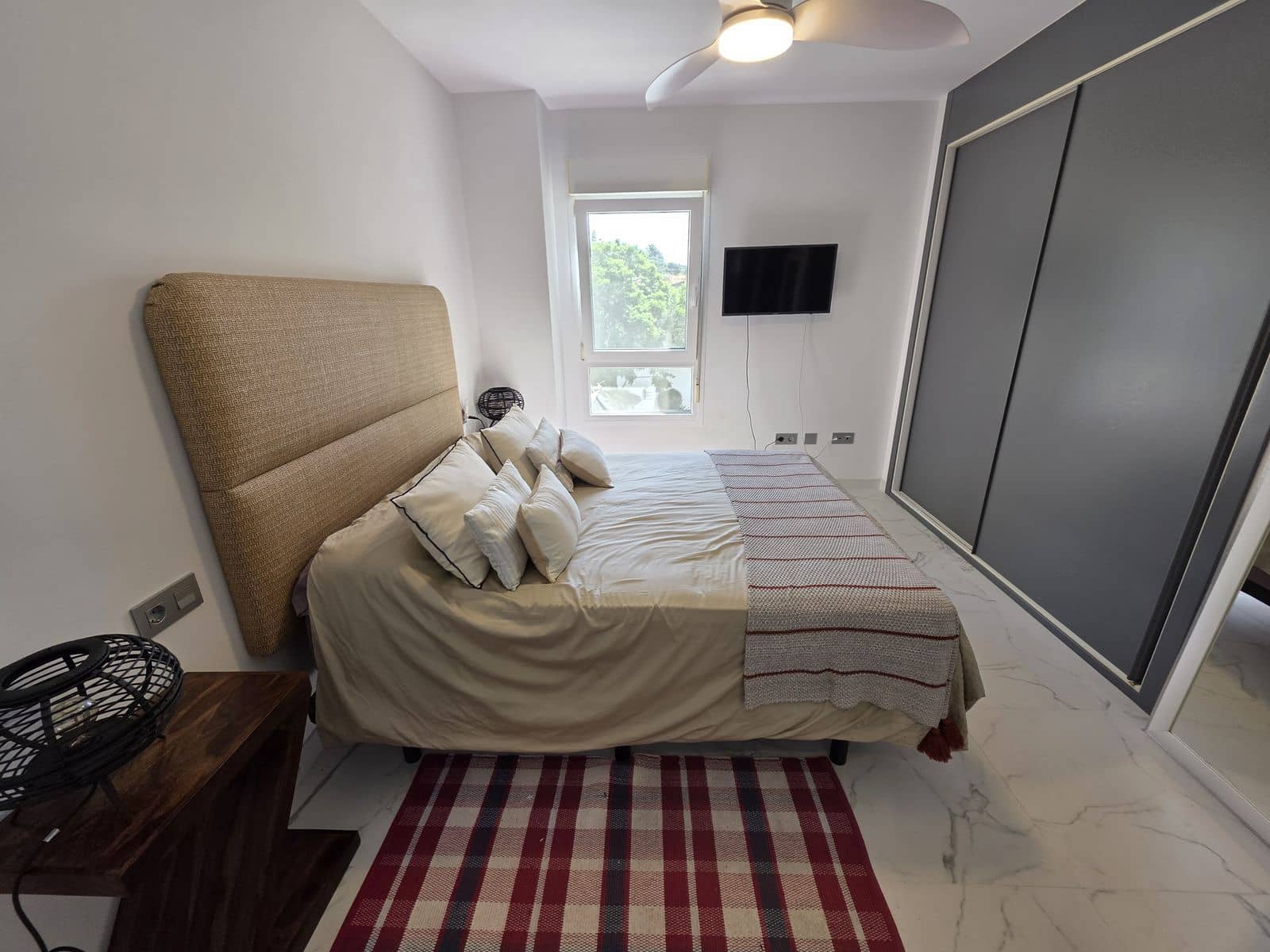 3 bedroom Apartment for sale in Nueva Andalucia - € 385,000 (Ref: 10051483)