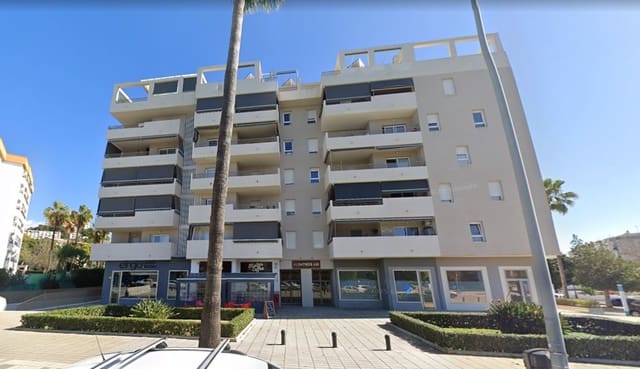 3 bedroom Apartment for sale in Nueva Andalucia, Marbella - € 385,000 (Ref: 10051483)