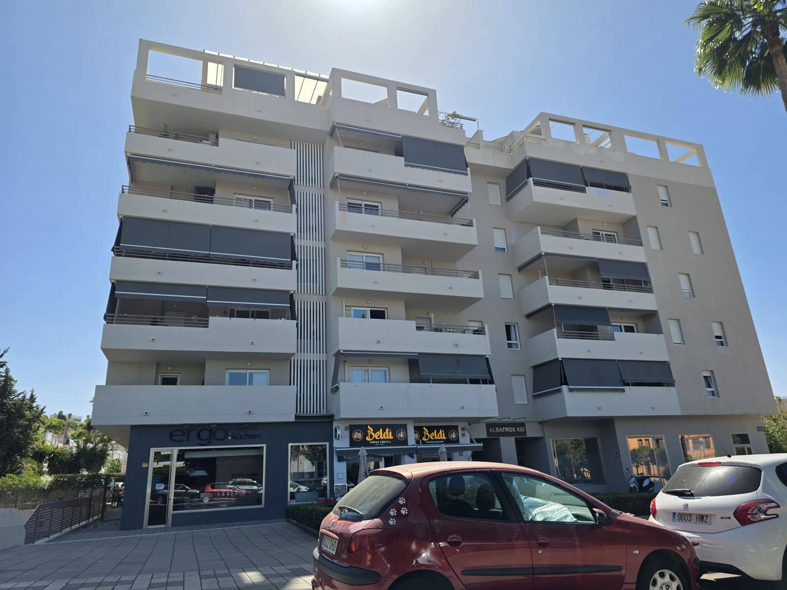 3 bedroom Apartment for sale in Nueva Andalucia - € 385,000 (Ref: 10051483)