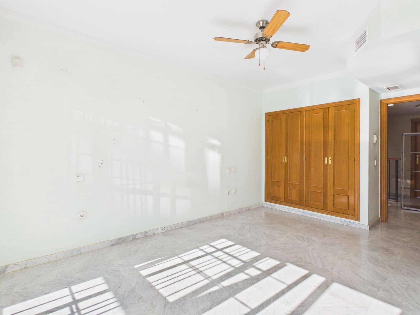 Casa de 4 habitaciones en Marbella en venta - 725.000 € (Ref: 10051484)