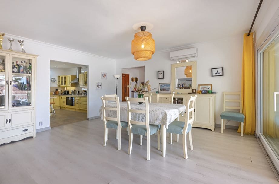 Chalet de 6 habitaciones en Sotogrande en venta - 1.185.000 € (Ref: 10051487)