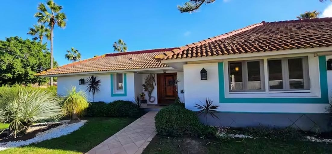 Chalet de 6 habitaciones en Sotogrande en venta - 1.185.000 € (Ref: 10051487)