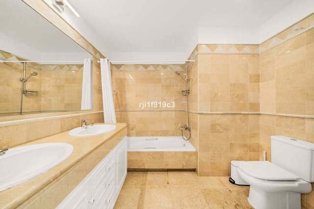 3 Zimmer Apartment zu verkaufen in Elviria, Marbella - 770.000 € (Ref: 10051493)