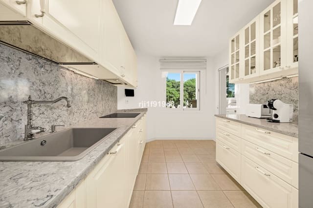 3 Zimmer Apartment zu verkaufen in Elviria, Marbella - 770.000 € (Ref: 10051493)